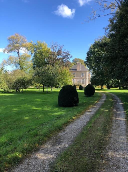 Charming 18Th Century Chateau, Near Bayeux In Calvados, Normandie Livry  Luaran gambar