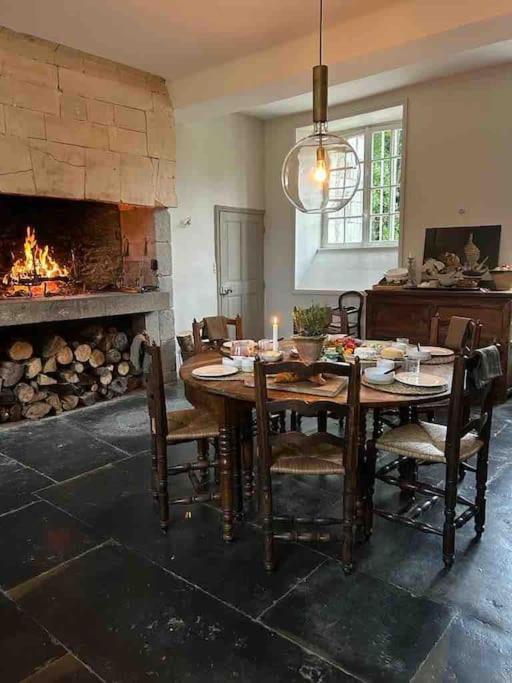 Charming 18Th Century Chateau, Near Bayeux In Calvados, Normandie Livry  Luaran gambar